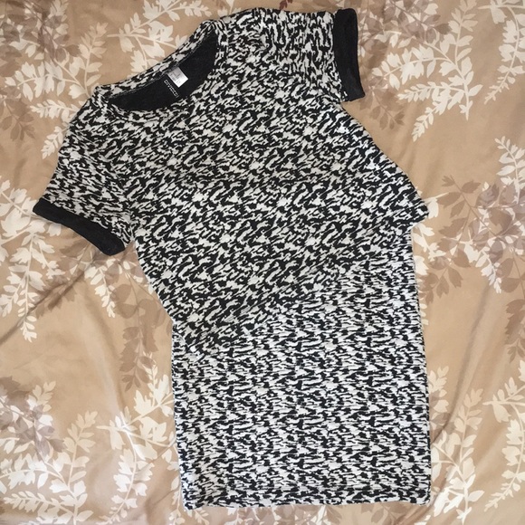 H&M Dresses & Skirts - ‼️H&M Divided 2 piece set Sz XS top Small skirt